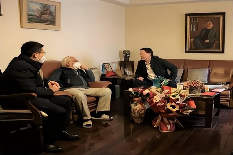 北京生物開展春節(jié)走訪慰問離退休老同志活動